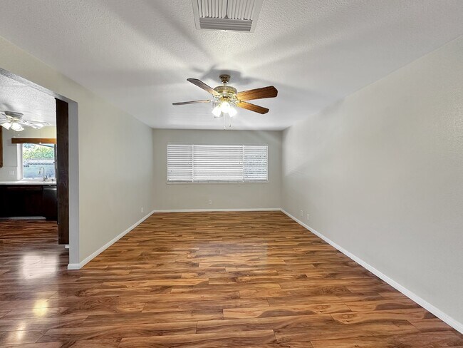1201 N Erwin St in Ridgecrest, CA - Building Photo - Building Photo