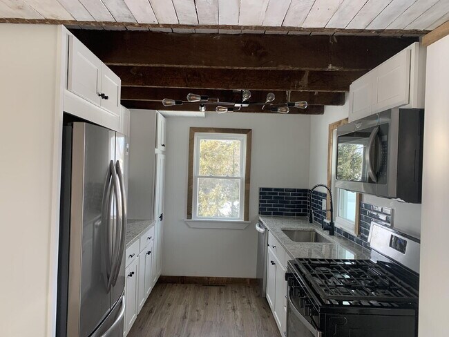 560 Blooming Grove Rd in Hanover, PA - Building Photo - Building Photo