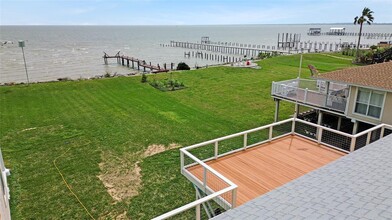 2018 Todville Rd in Seabrook, TX - Building Photo - Building Photo