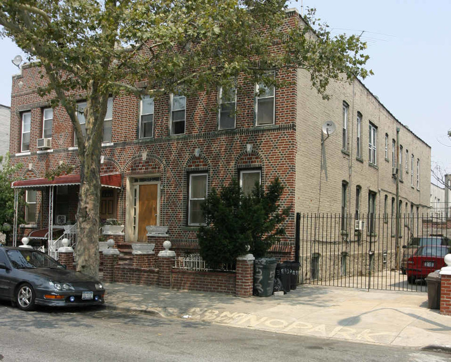 573 E 93rd St in Brooklyn, NY - Building Photo