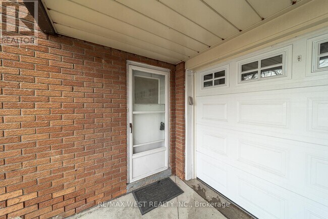2534 Palisander Ave in Mississauga, ON - Building Photo - Building Photo
