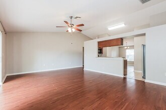 119 Lookout Dr in Apollo Beach, FL - Foto de edificio - Building Photo