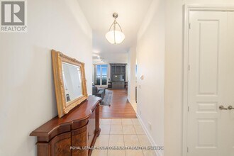 9245 Jane St in Vaughan, ON - Building Photo - Building Photo