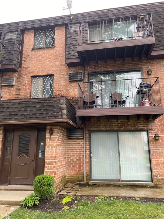 910 S McKinley Ave in Arlington Heights, IL - Foto de edificio