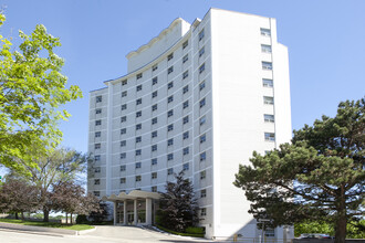 Harbourview Apartments in Oakville, ON - Building Photo - Building Photo