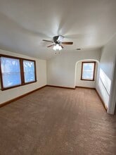 438 S 65th St in Milwaukee, WI - Foto de edificio - Building Photo