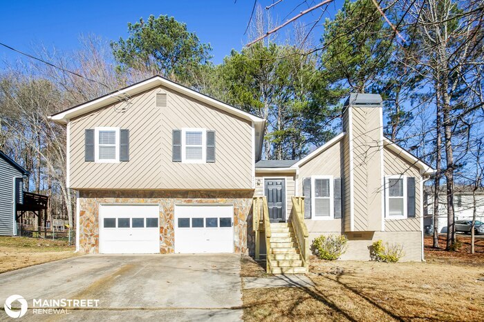 2412 Skyline Ridge Dr in Lithia Springs, GA - Building Photo