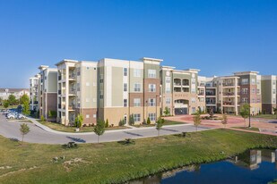 Mosaic at Levis Commons in Perrysburg, OH - Building Photo