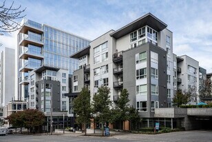 Belcarra in Bellevue, WA - Building Photo