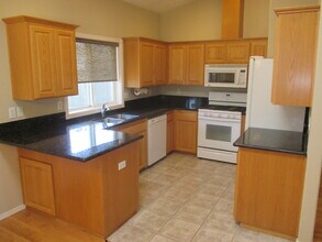 4952 49th Ave NE in Salem, OR - Building Photo - Building Photo