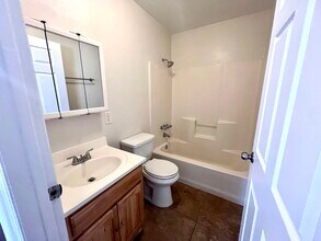 6188 Mesa Ave, Unit Apt 2 in Los Angeles, CA - Foto de edificio - Building Photo