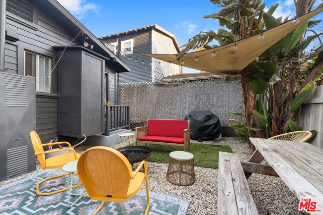 property at 2009 Dell Ave