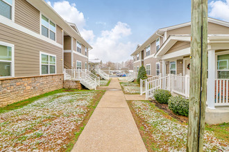 Glen Abbey Crossing in Dawson Springs, KY - Foto de edificio - Building Photo