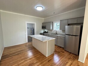 401 Francis St E in Jacksonville, AL - Building Photo - Building Photo