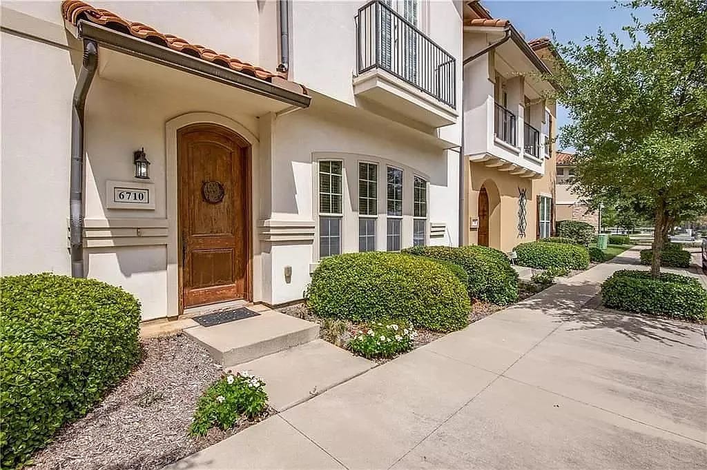 6710 Estrella in Irving, TX - Building Photo