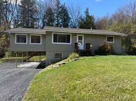 26 Lague Ln in Barre, VT - Building Photo