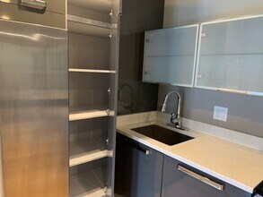 691 Massachusetts Ave, Unit 303 in Boston, MA - Building Photo - Building Photo