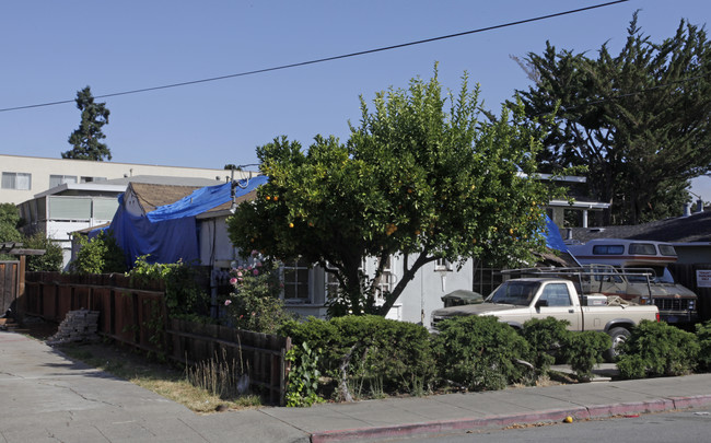 1318 Jefferson Ave in Redwood City, CA - Building Photo - Building Photo