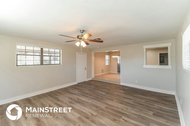 6528 Blackwood Dr in Jacksonville, FL - Foto de edificio - Building Photo