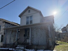 414 Thurman St in Zanesville, OH - Building Photo