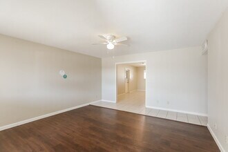 1544 E Clover in Mesa, AZ - Foto de edificio - Building Photo