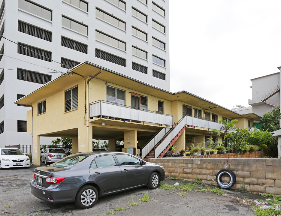 1718 Kaluhikai Ln in Honolulu, HI - Building Photo