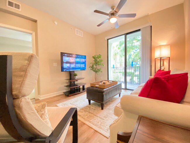 4504 W Spruce St-Unit -130 in Tampa, FL - Building Photo - Building Photo