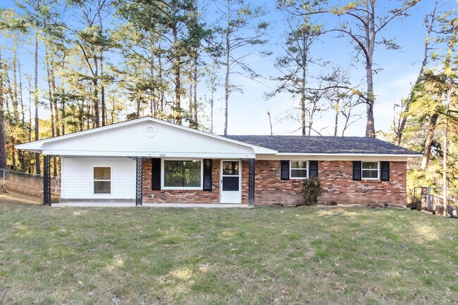 property at 4533 Colonial Rd