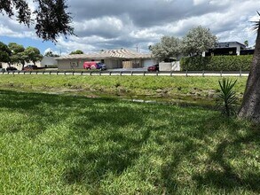 10601 NW 45th St in Coral Springs, FL - Building Photo - Building Photo