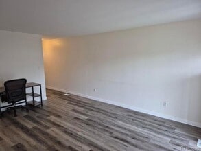 8401 18 Mile Rd in Sterling Heights, MI - Building Photo - Building Photo
