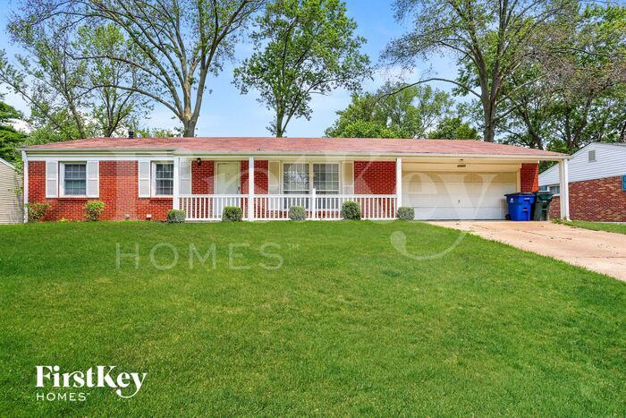 12431 Sparrowwood Dr in St. Louis, MO - Building Photo