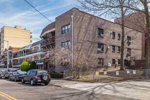 14422 34th Ave in Flushing, NY - Building Photo