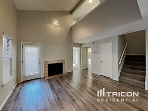 1611 Sunset Village Dr in Duncanville, TX - Building Photo - Building Photo