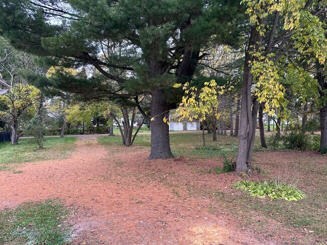 1016 4th Ave, Unit Lower in Antigo, WI - Foto de edificio - Building Photo