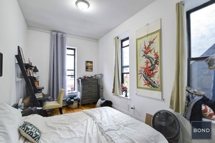 127 W 72nd St Apartments