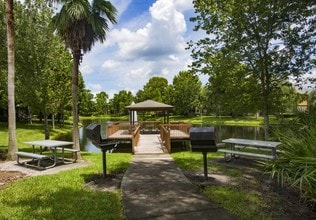Ashton at Waterford Lakes in Orlando, FL - Foto de edificio - Building Photo