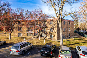 Broadway Village Apartments in Minneapolis, MN - Building Photo - Building Photo