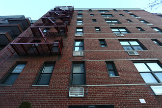 10311 68th Dr in Forest Hills, NY - Building Photo - Building Photo