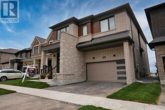 59 Suzuki St in Barrie, ON - Building Photo - Building Photo