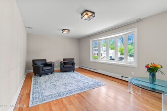 2011 Oakhurst Pkwy in Ocean Township, NJ - Building Photo - Building Photo