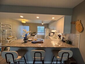 33 S Gulfstream Ave in Sarasota, FL - Building Photo - Building Photo