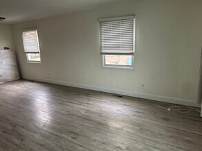 1031 Lawnton Ter, Unit 1031 Lawnton Terrace AptA in Glenolden, PA - Foto de edificio - Building Photo