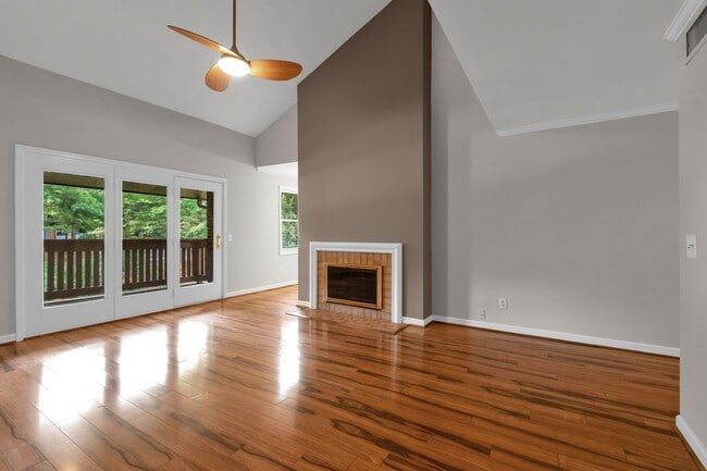 property at 123 Hillsboro Pl