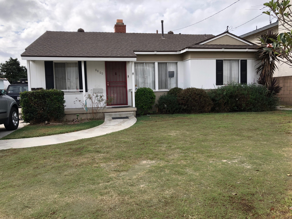 Ramona Houses in Bellflower, CA - Building Photo