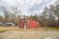 101 Leisure Ln in Livingston, TX - Foto de edificio - Building Photo