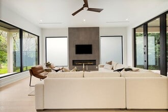 2504 Bluffview Dr in Austin, TX - Building Photo - Building Photo