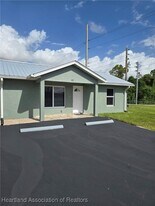 613 Memorial Dr in Sebring, FL - Building Photo