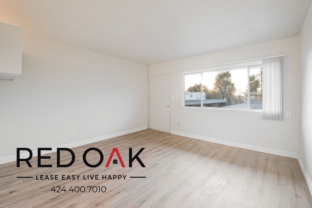 4900 Clair Del Ave in Long Beach, CA - Building Photo