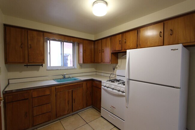 619 Whitney Ave-Unit -Apt. 1 in Pittsburgh, PA - Building Photo - Building Photo