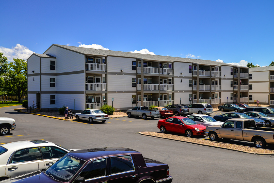 Birchwood Apartments - Senior Living in Greeley, CO - Foto de edificio